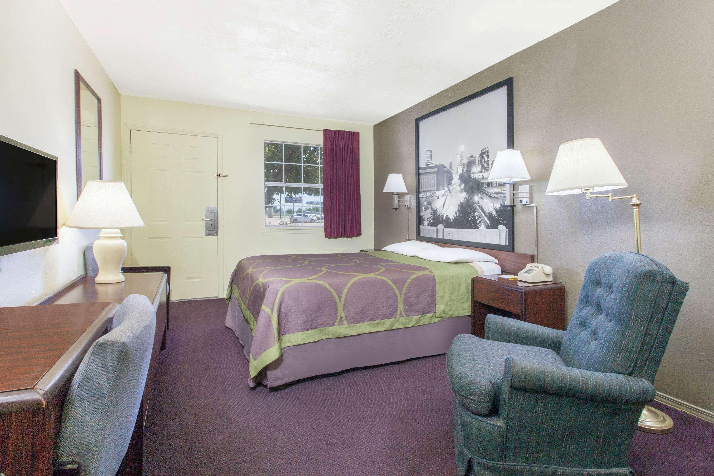 Rodeway Inn Muskogee Bagian luar foto